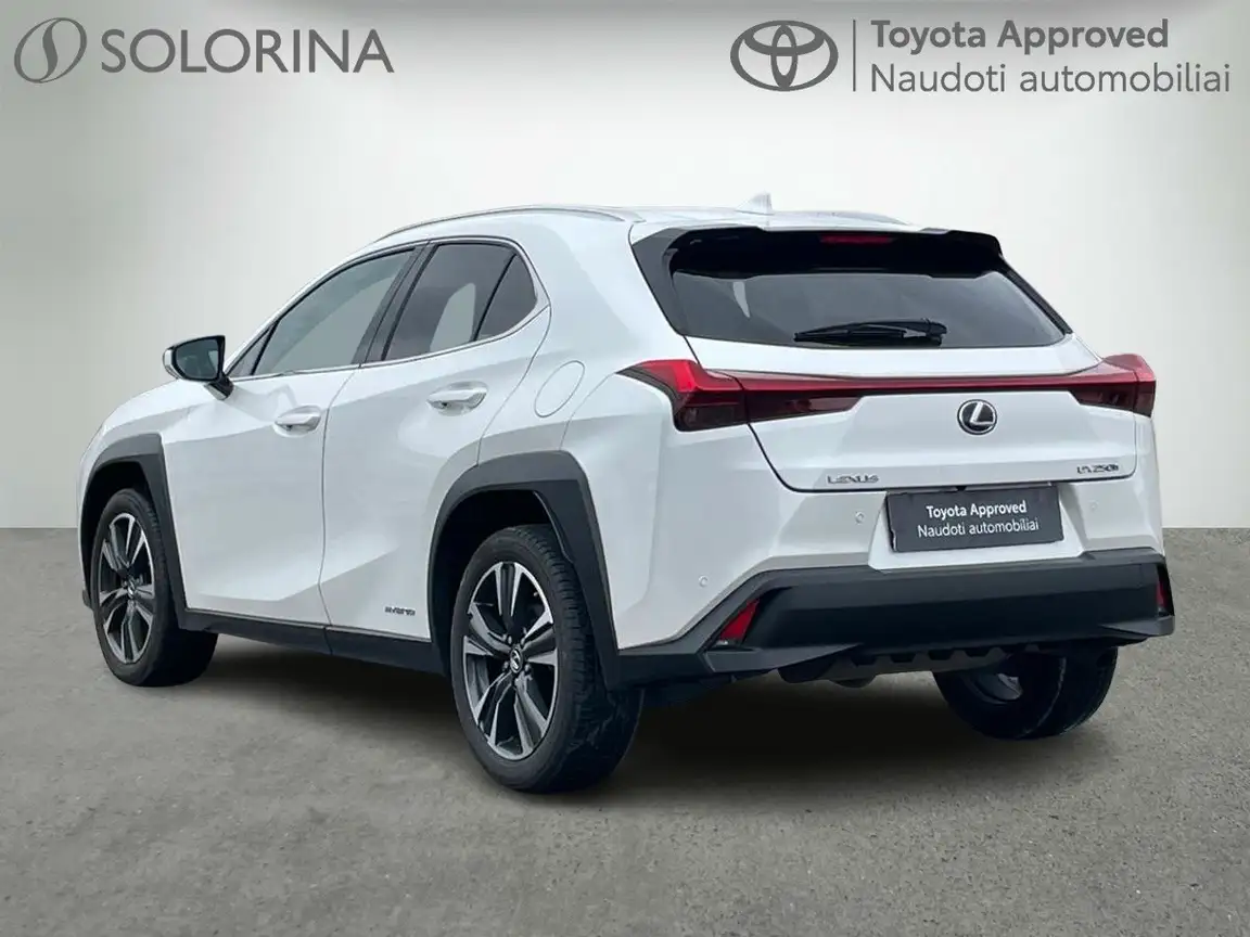 LEXUS UX