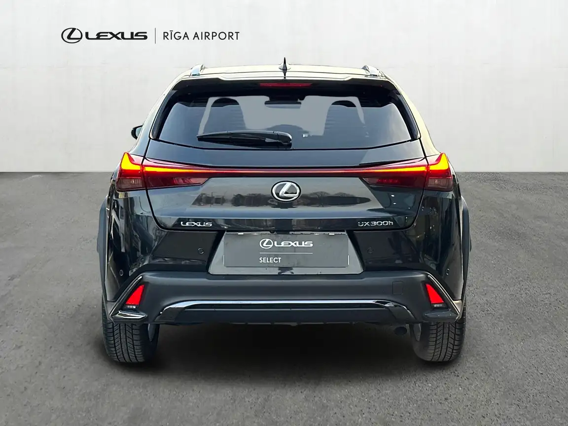 LEXUS UX