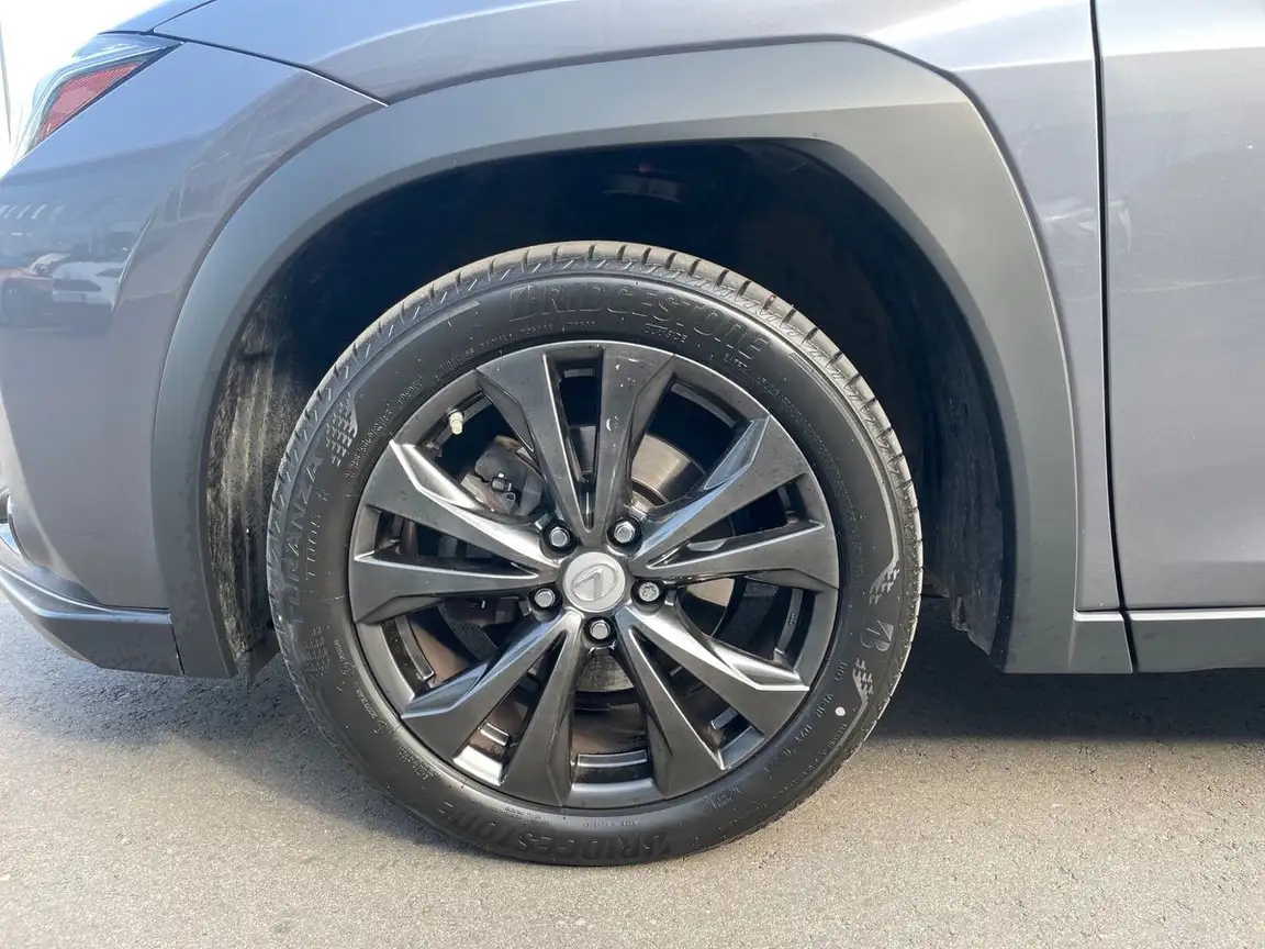 LEXUS UX