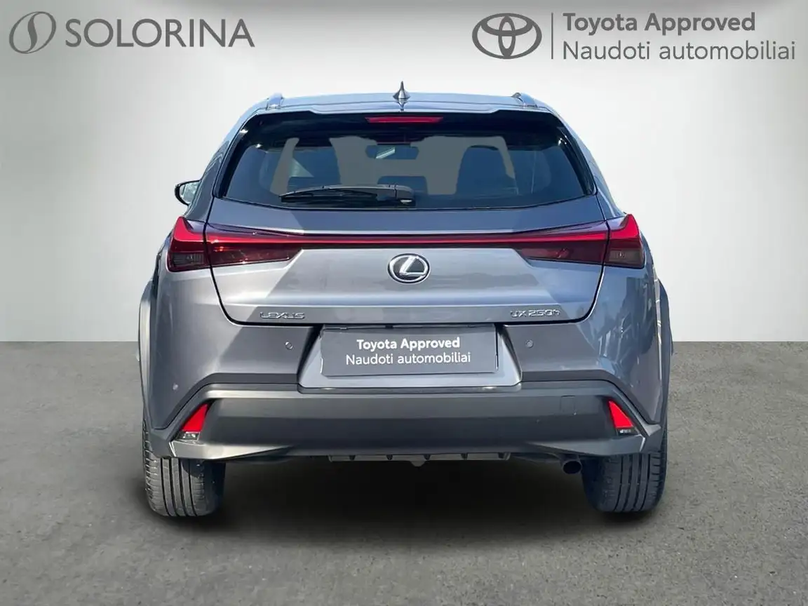 LEXUS UX