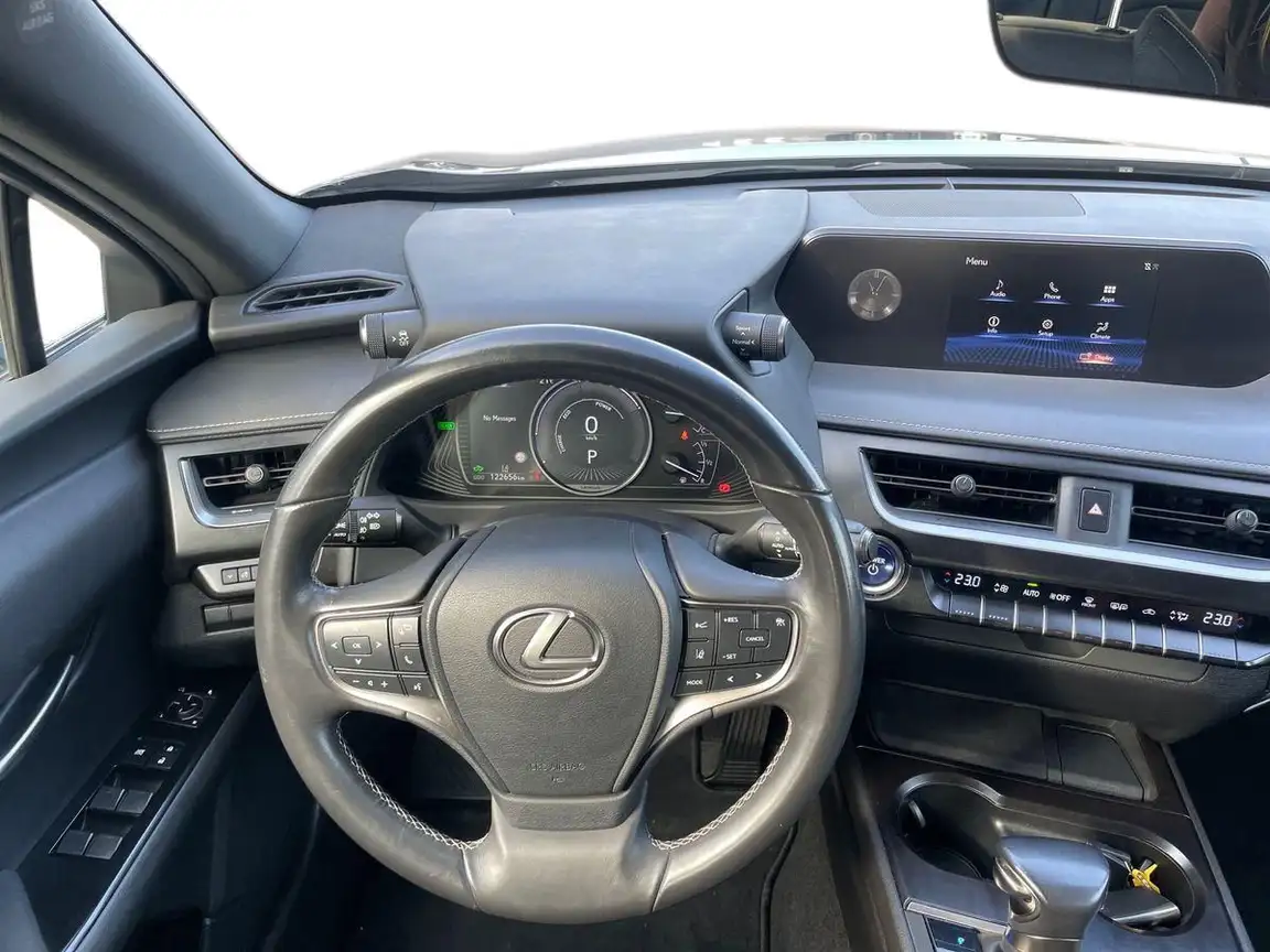 LEXUS UX