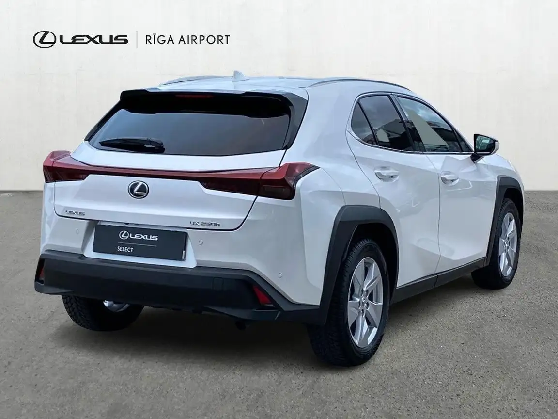 LEXUS UX