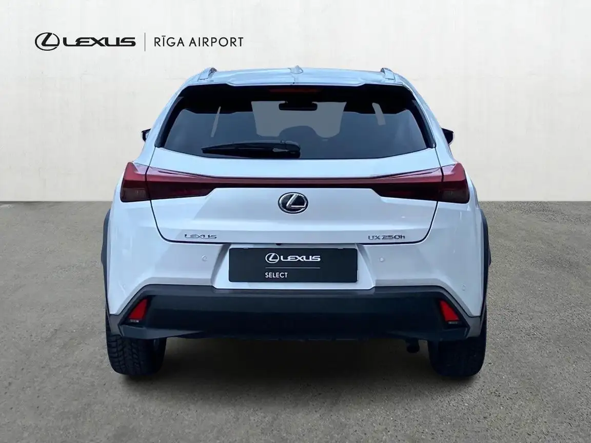 LEXUS UX