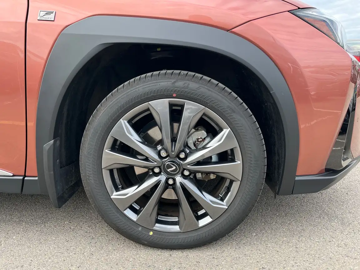 LEXUS UX