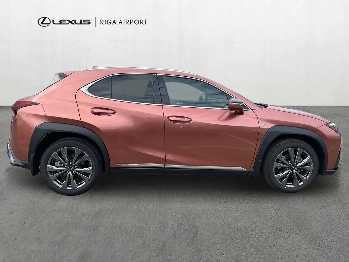 LEXUS UX