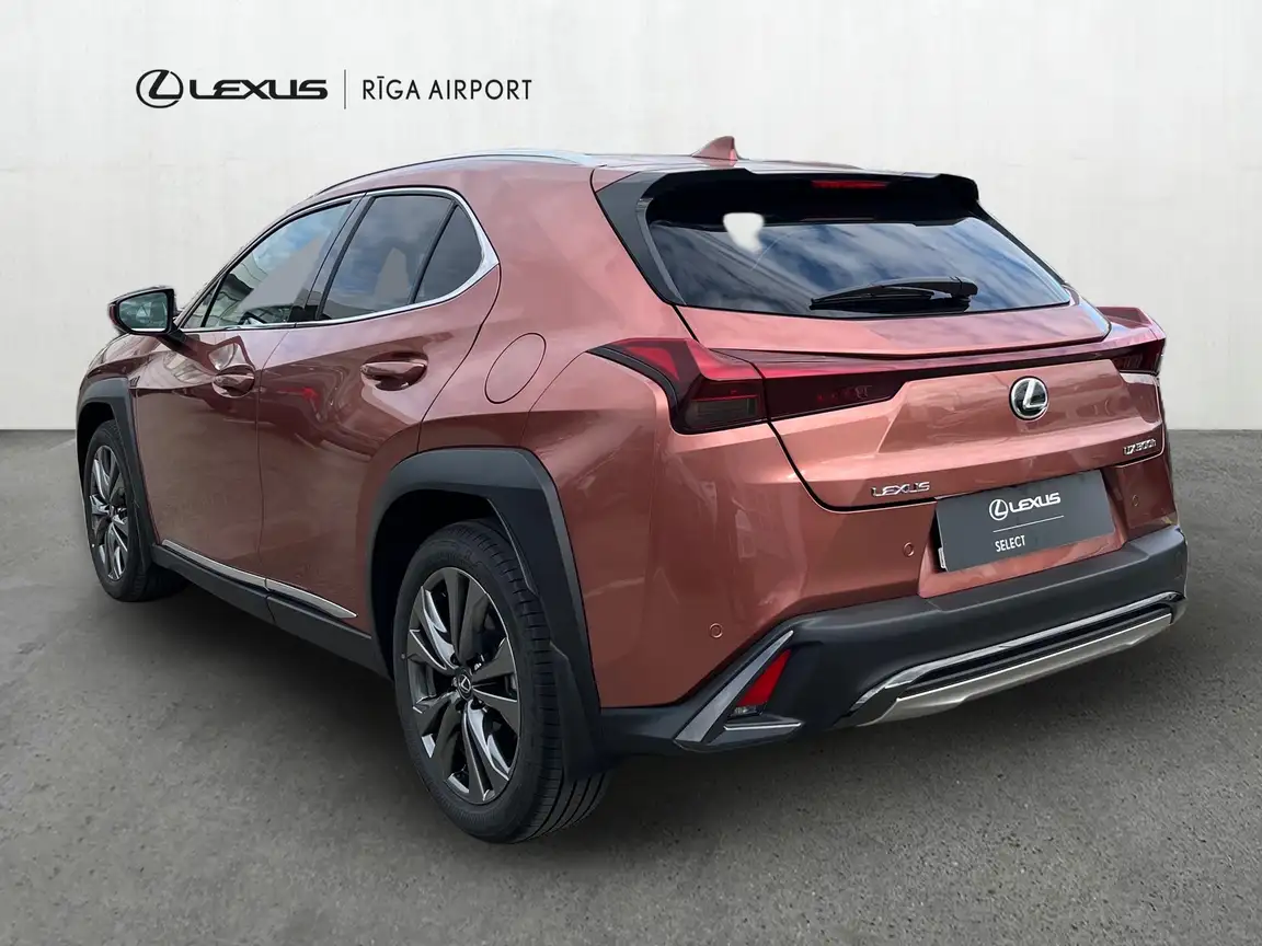 LEXUS UX