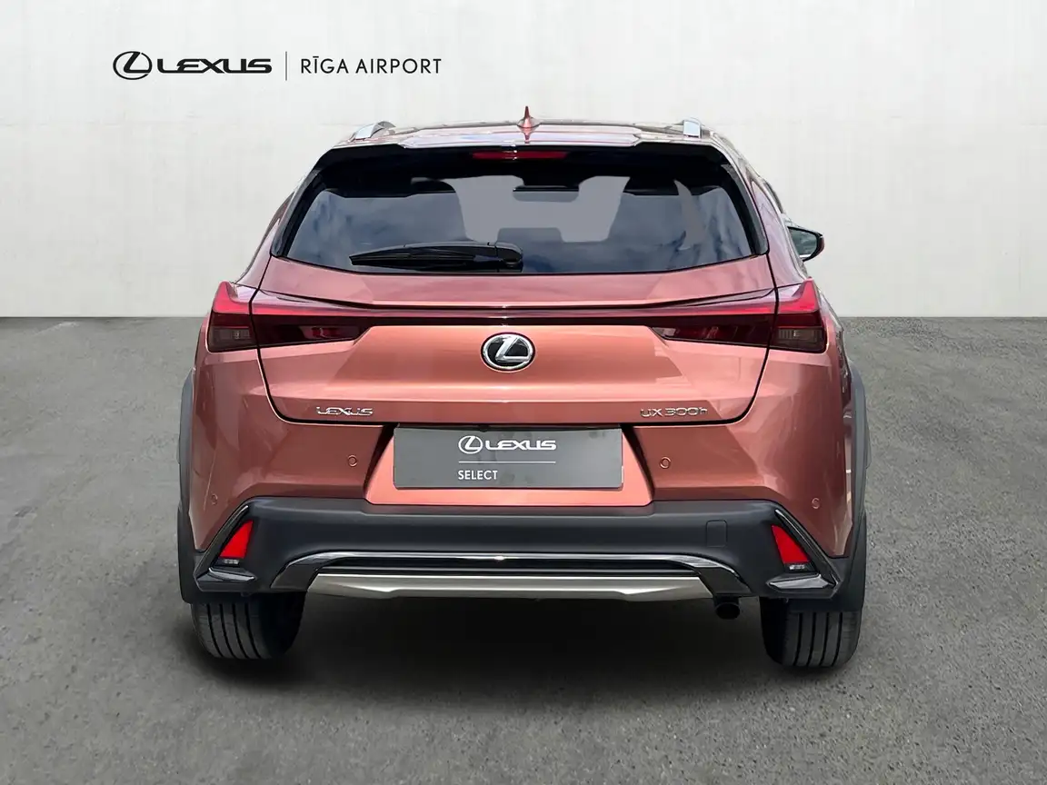 LEXUS UX