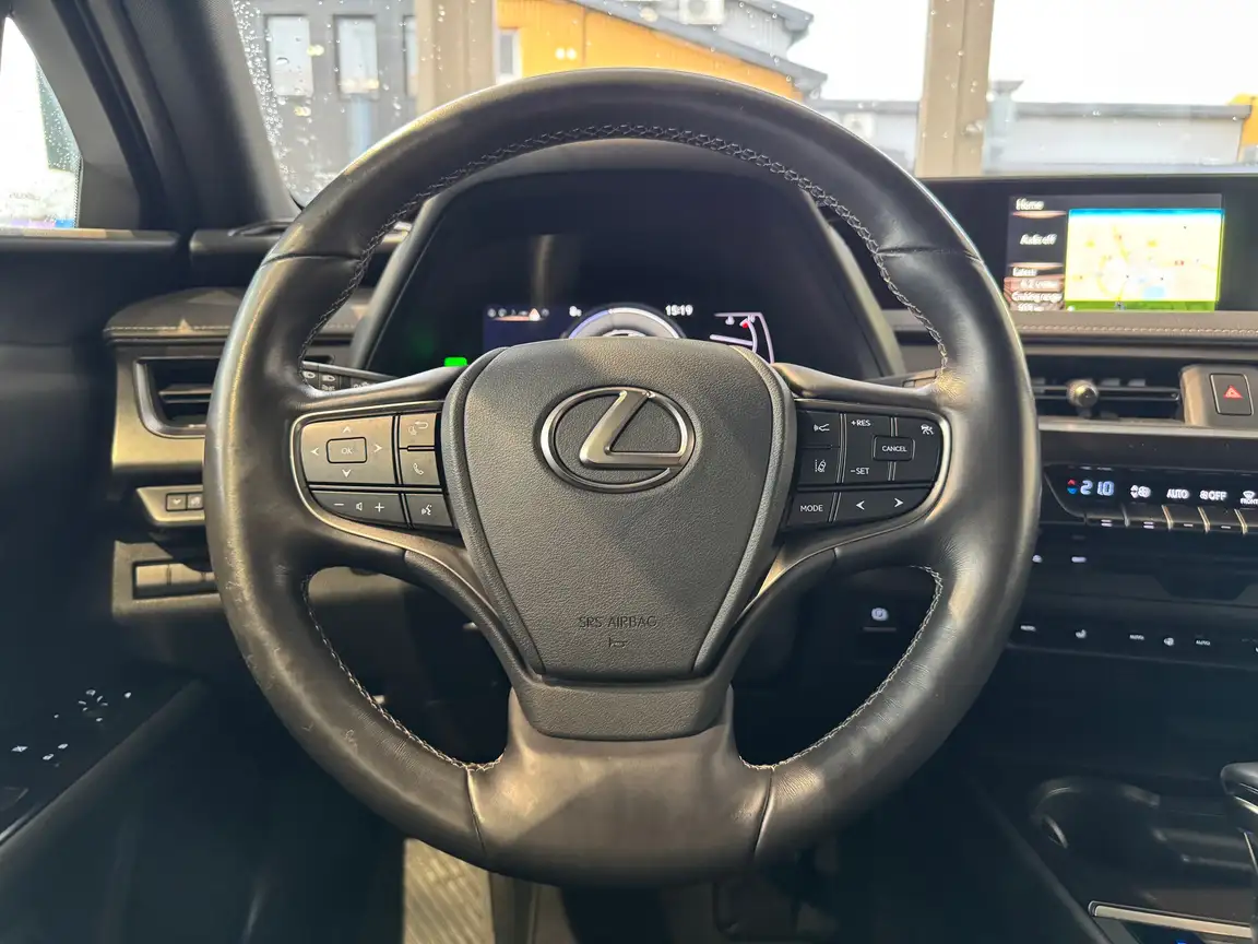 LEXUS UX