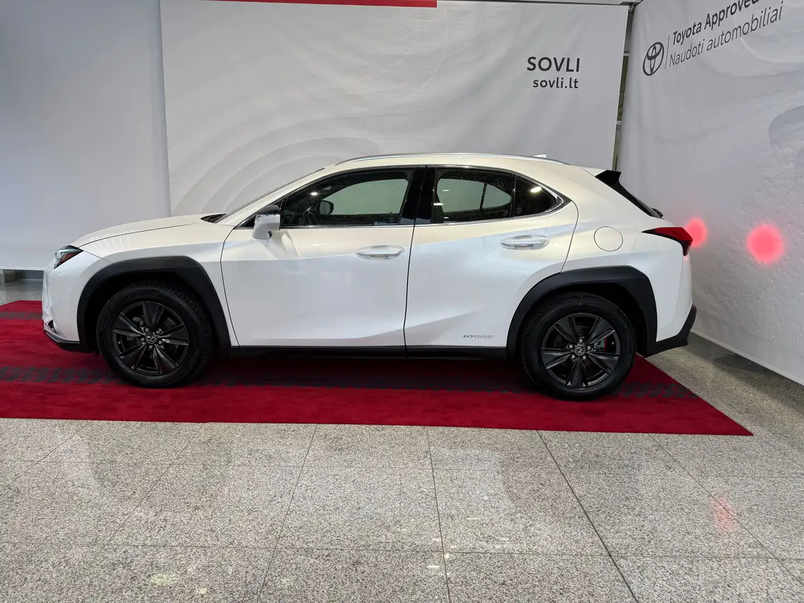 LEXUS UX