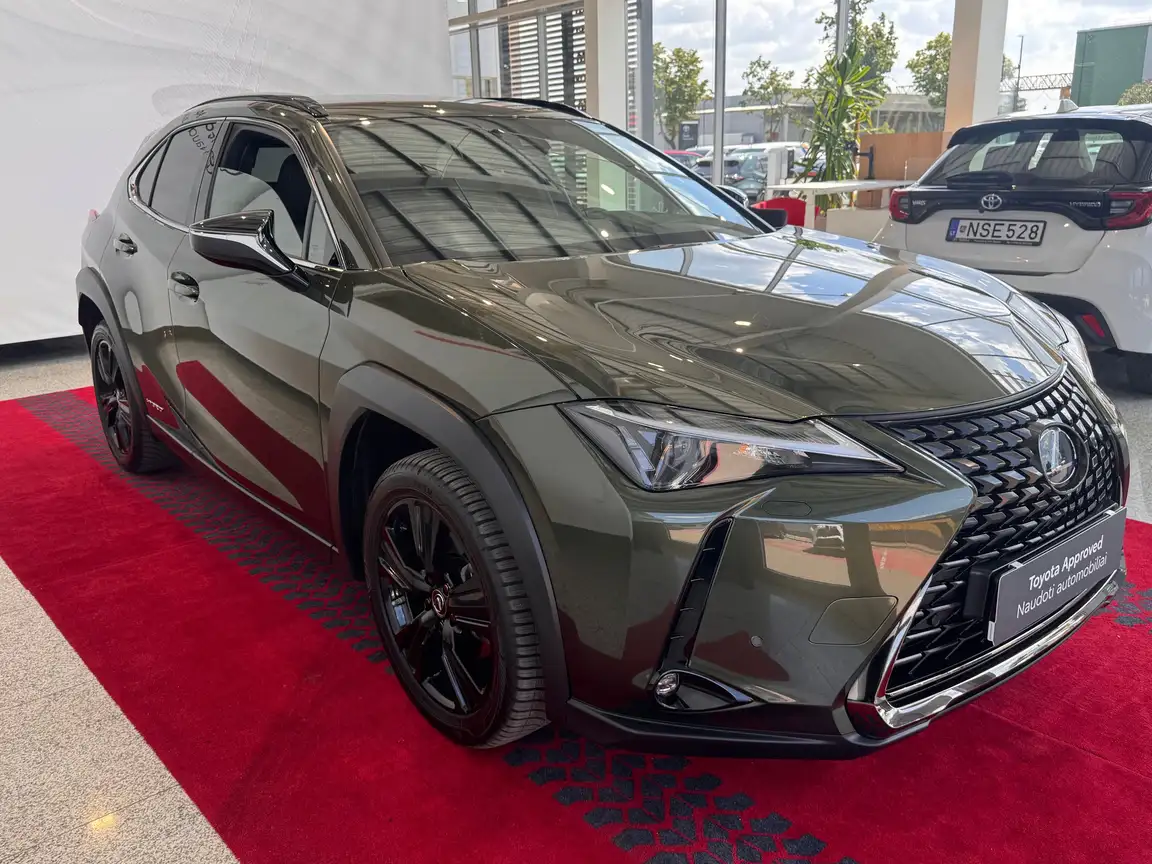 LEXUS UX