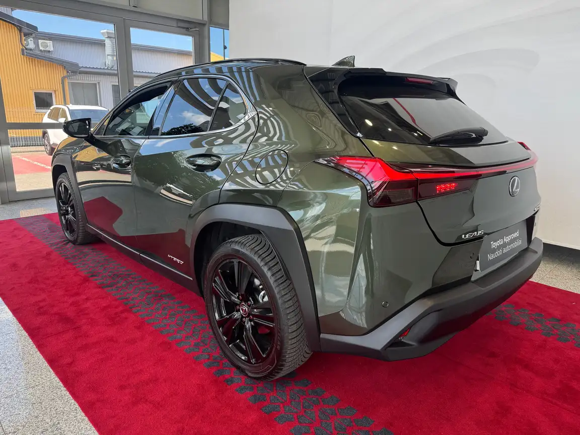 LEXUS UX