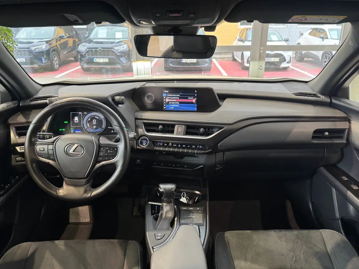 LEXUS UX