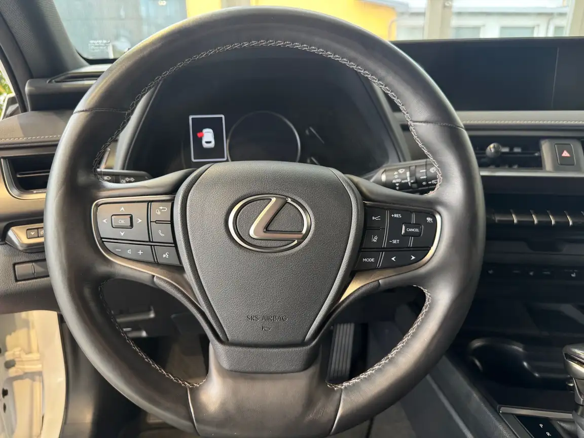 LEXUS UX