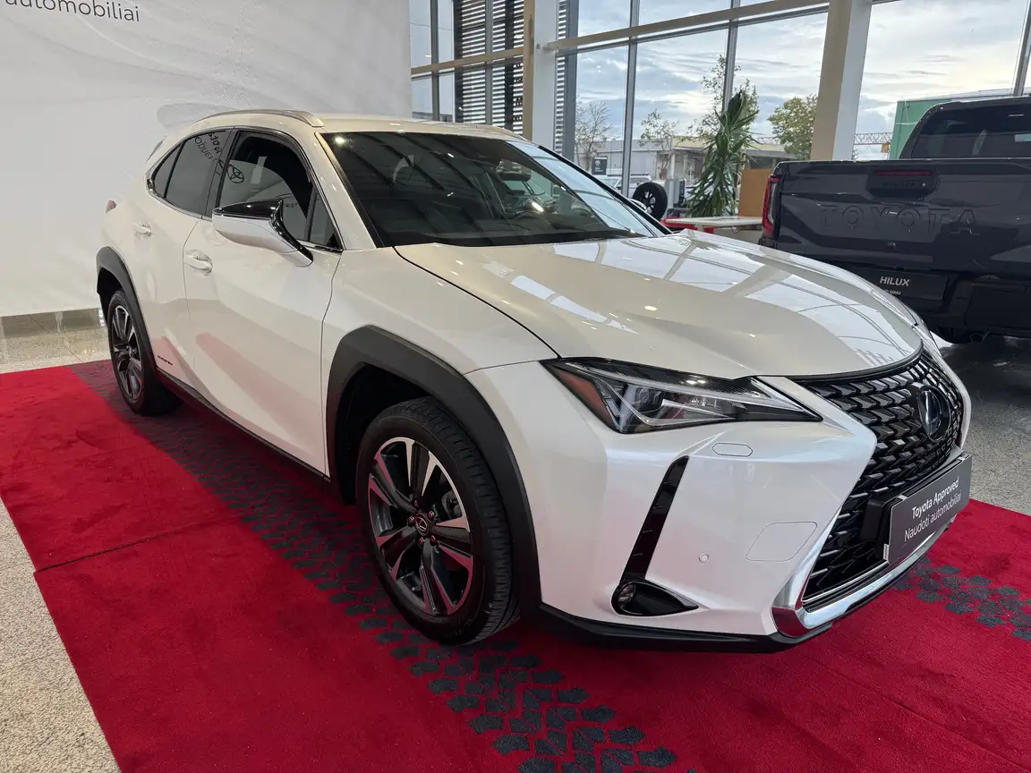 LEXUS UX