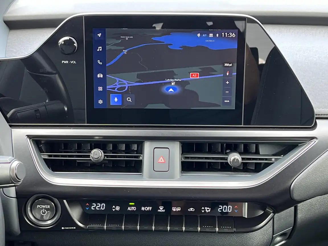 LEXUS UX