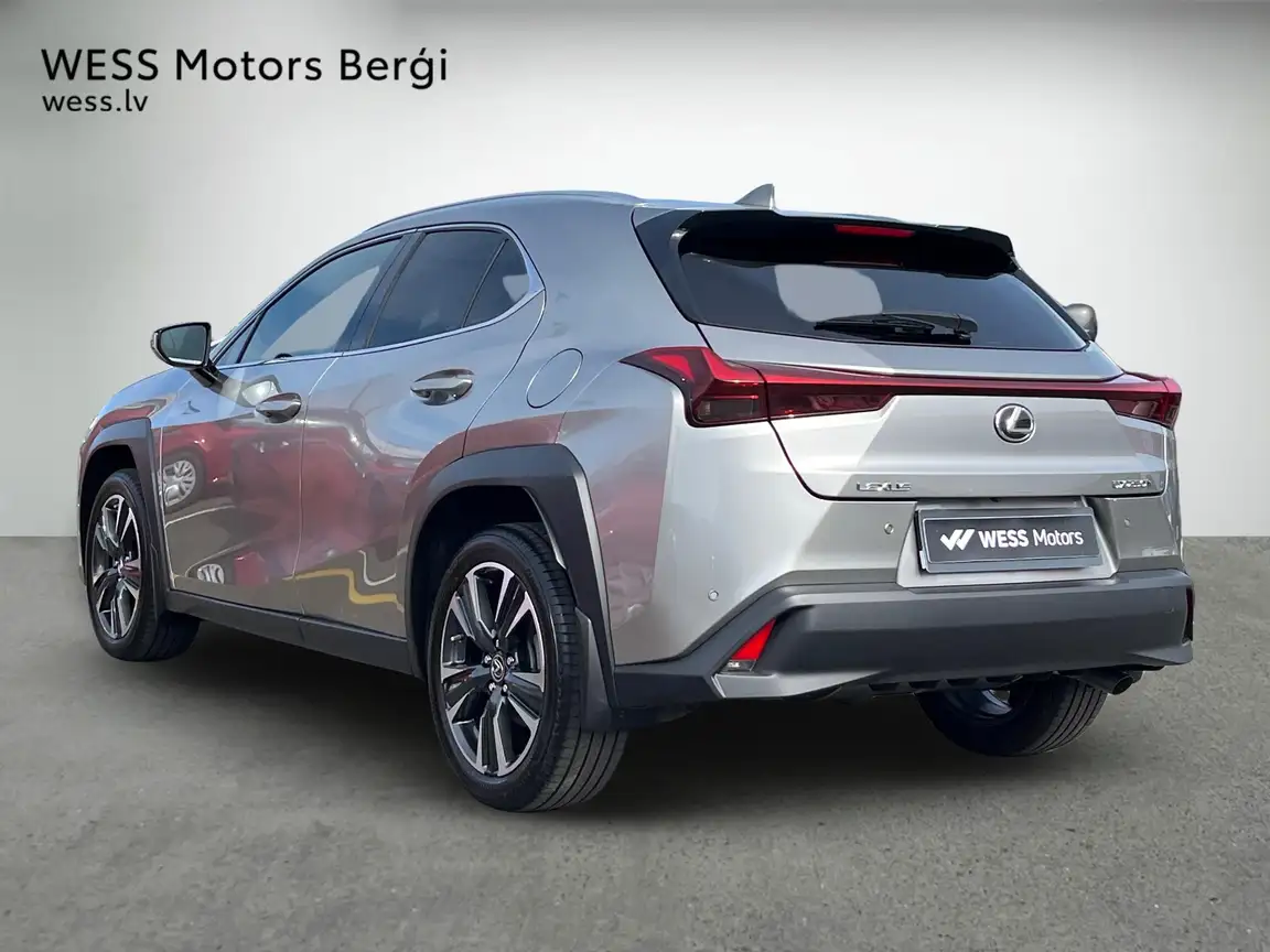 LEXUS UX