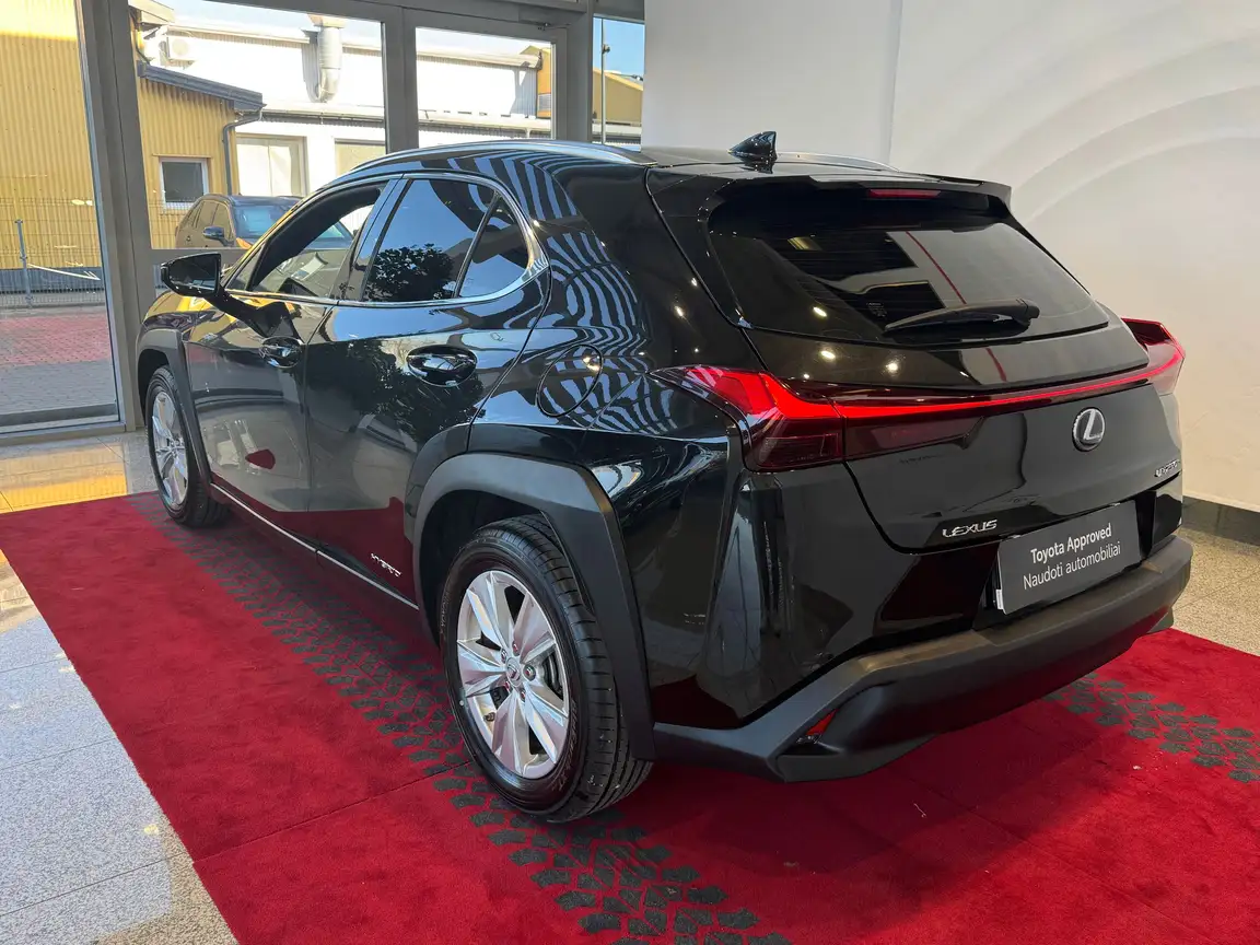 LEXUS UX