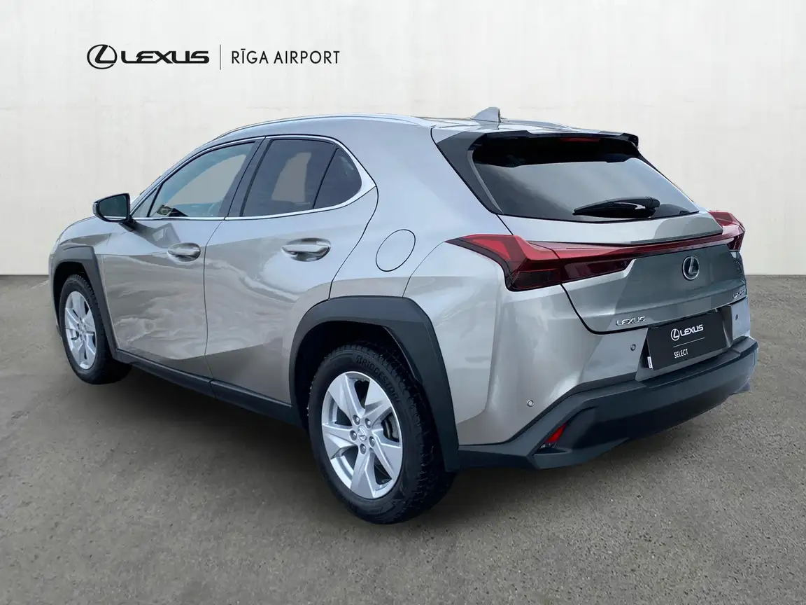 LEXUS UX