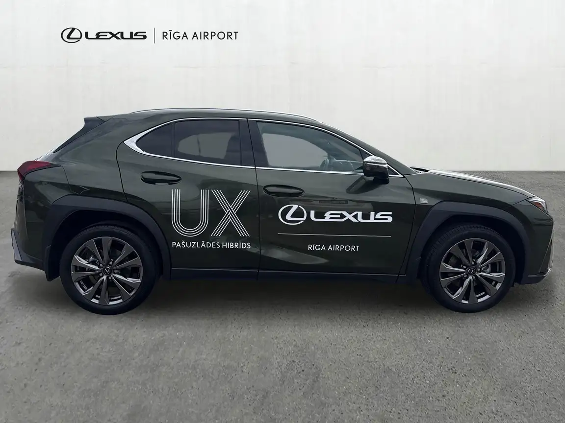 LEXUS UX