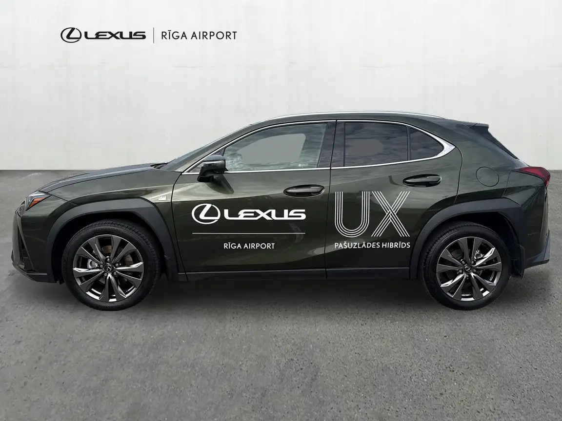 LEXUS UX