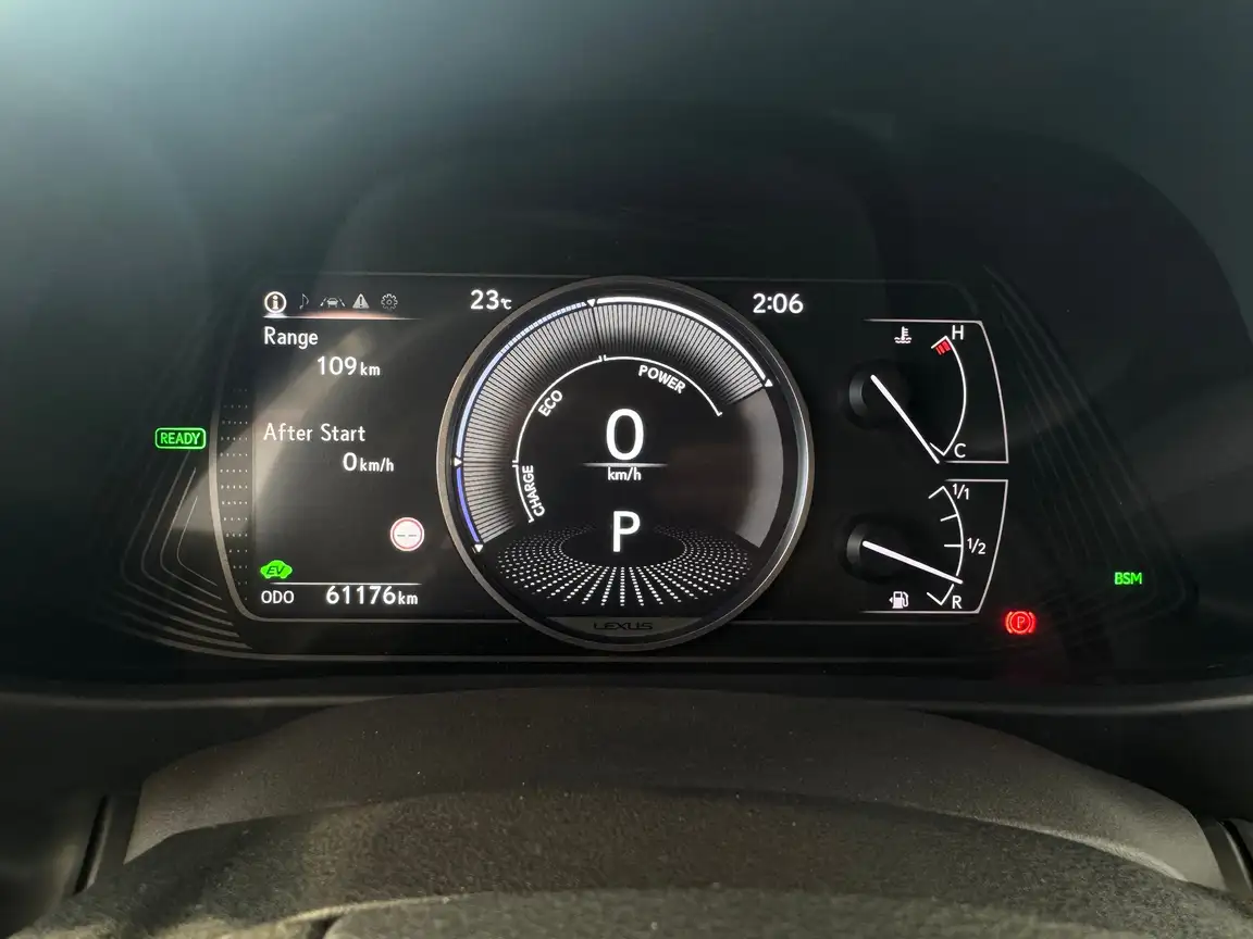 LEXUS UX