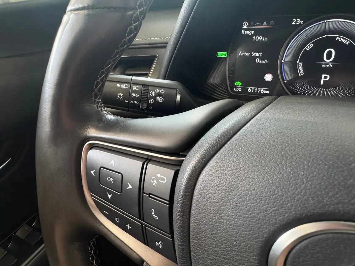 LEXUS UX