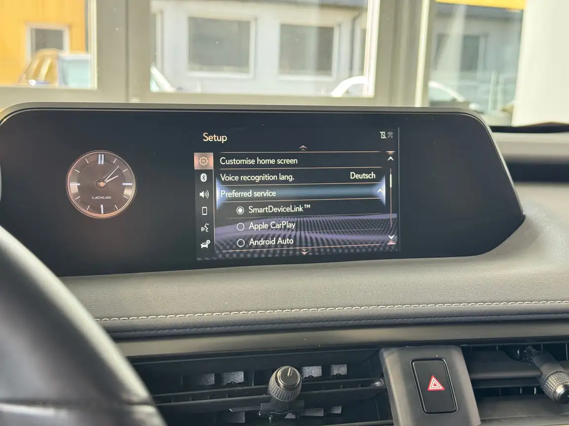 LEXUS UX
