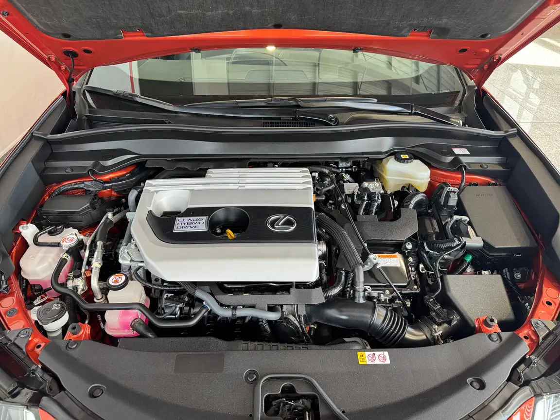 LEXUS UX