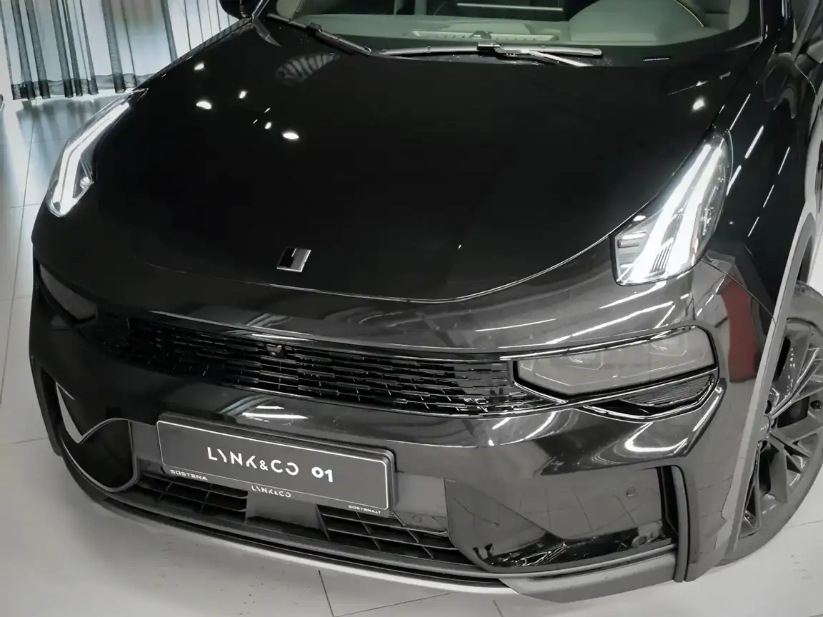 LYNK & CO 01
