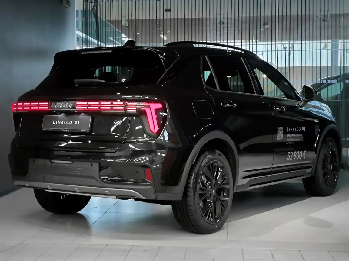 LYNK & CO 01