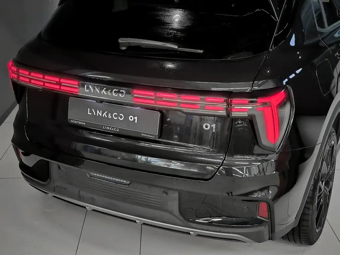 LYNK & CO 01