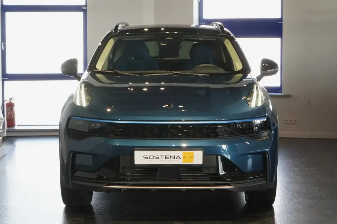 LYNK & CO 01