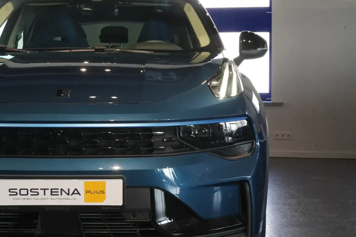 LYNK & CO 01