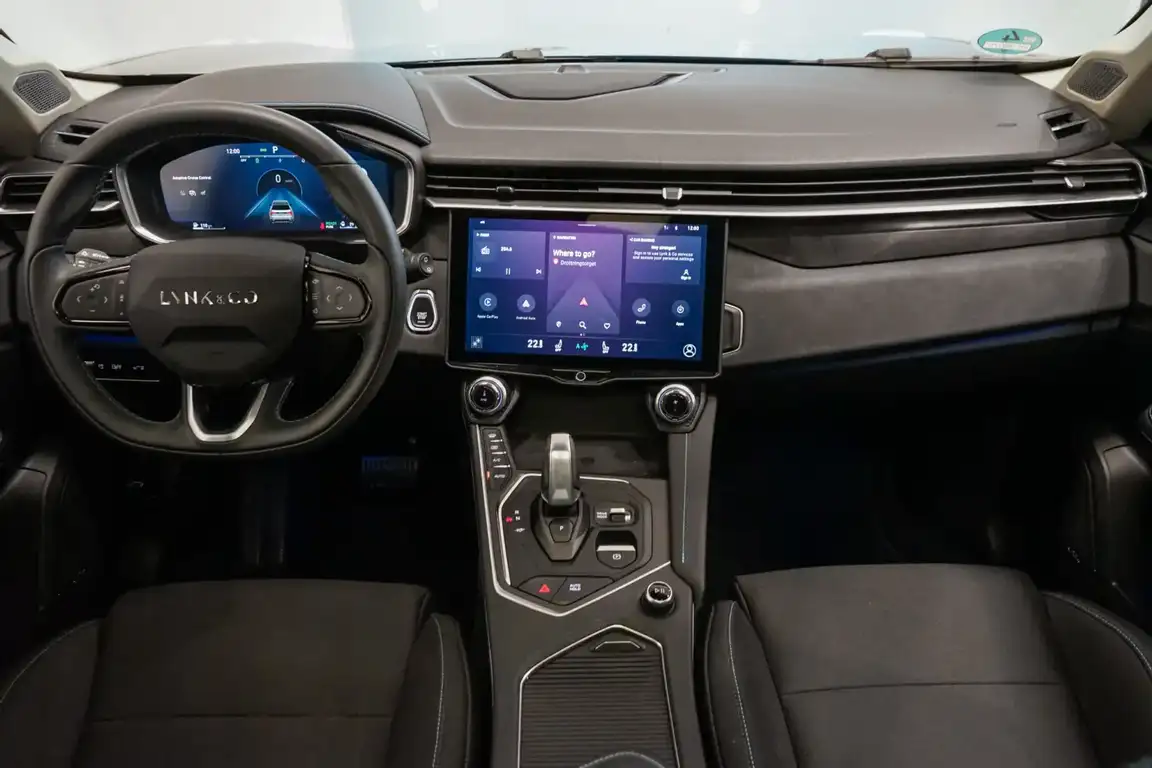 LYNK & CO 01