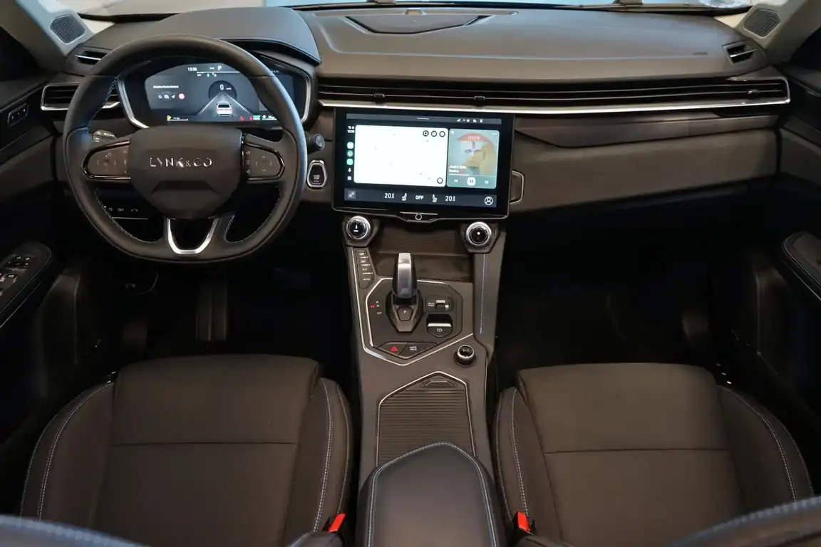 LYNK & CO 01