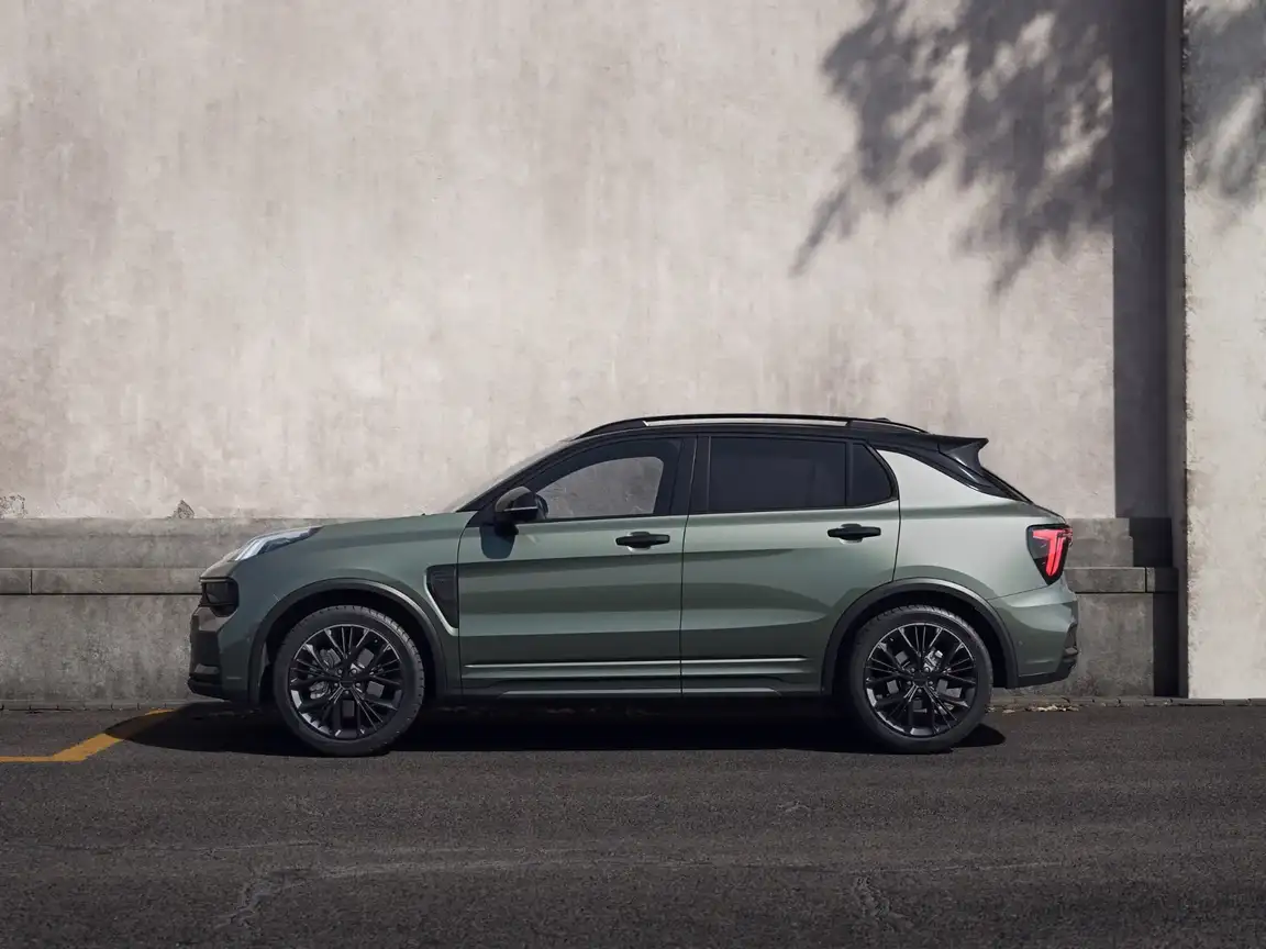 LYNK & CO 01