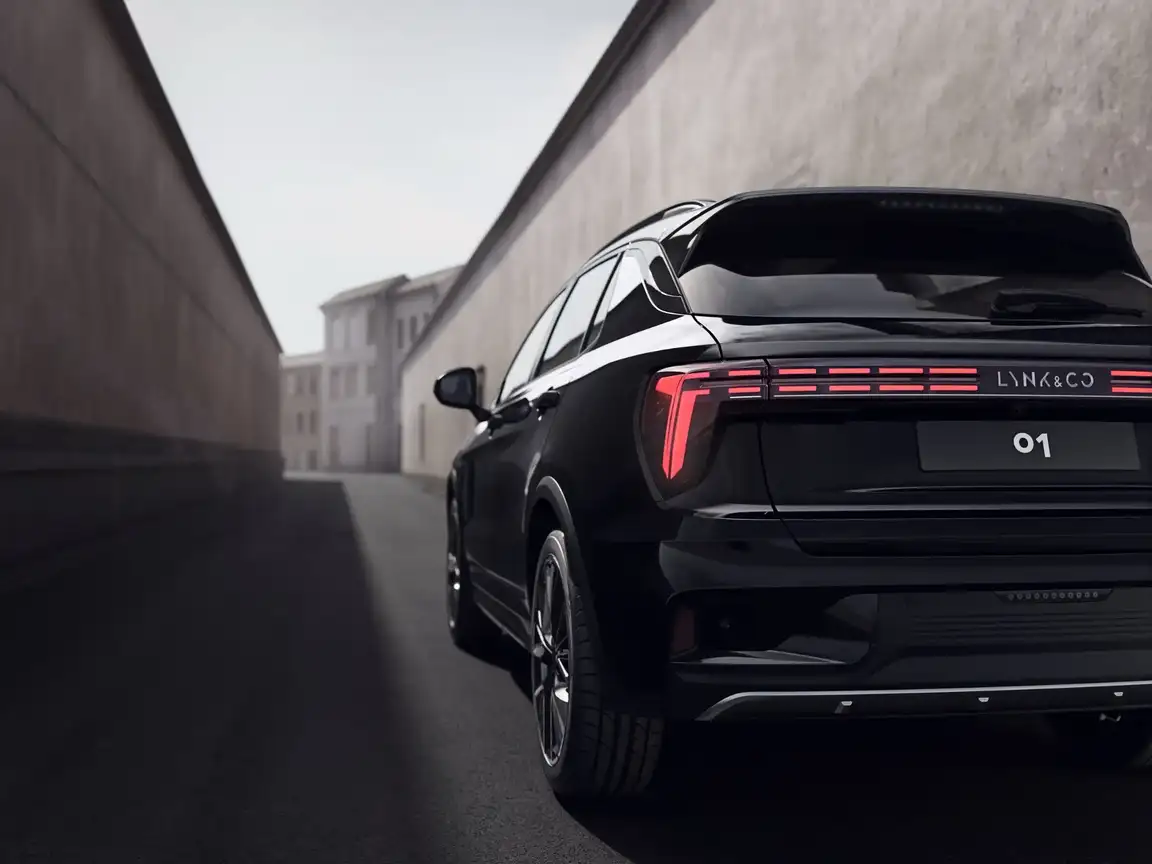 LYNK & CO 01