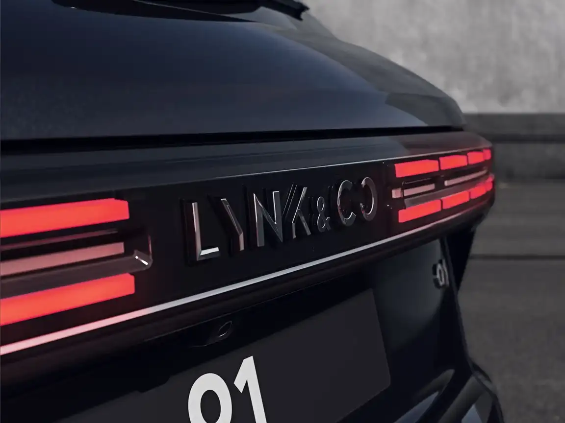 LYNK & CO 01