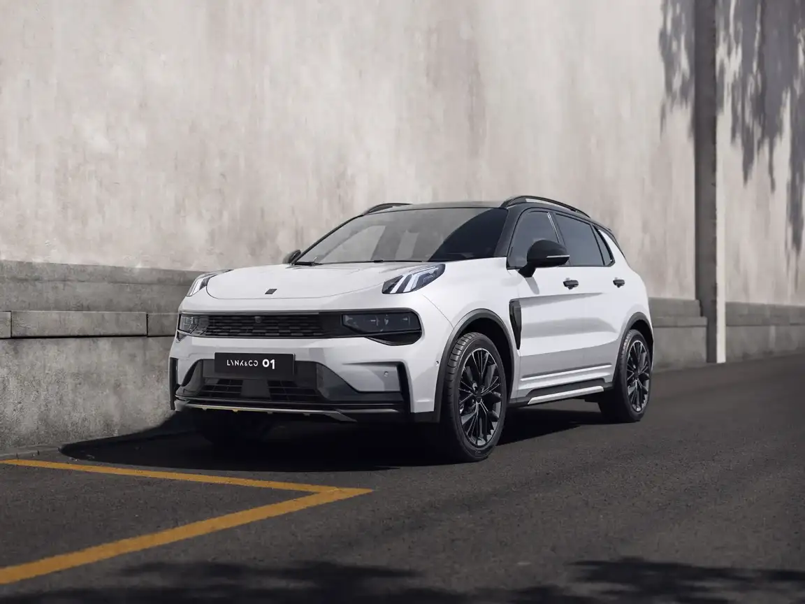 LYNK & CO 01