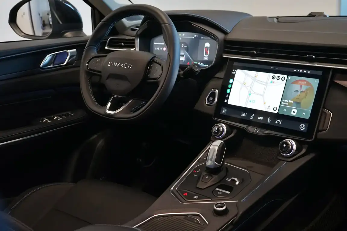 LYNK & CO 01