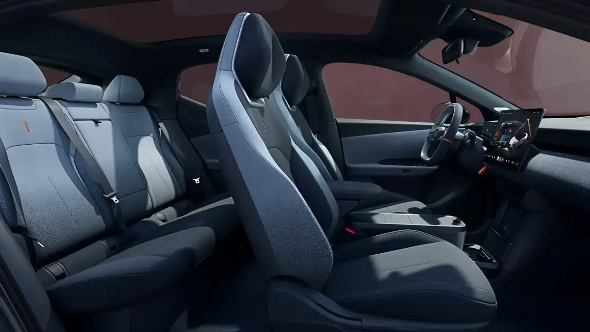LYNK & CO 02
