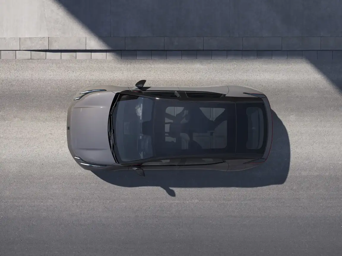 LYNK & CO 02