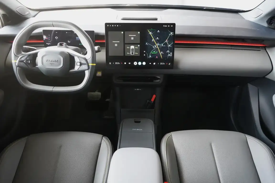 LYNK & CO 02