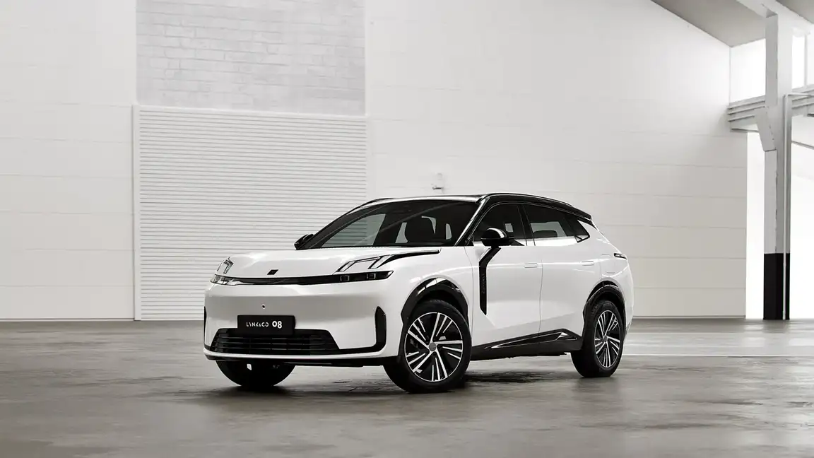 LYNK & CO 08