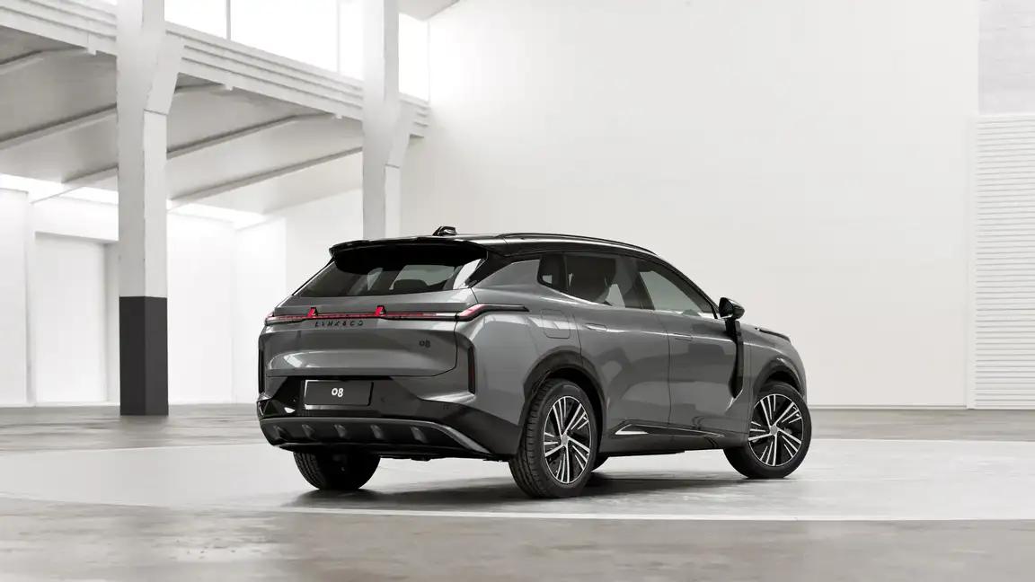 LYNK & CO 08