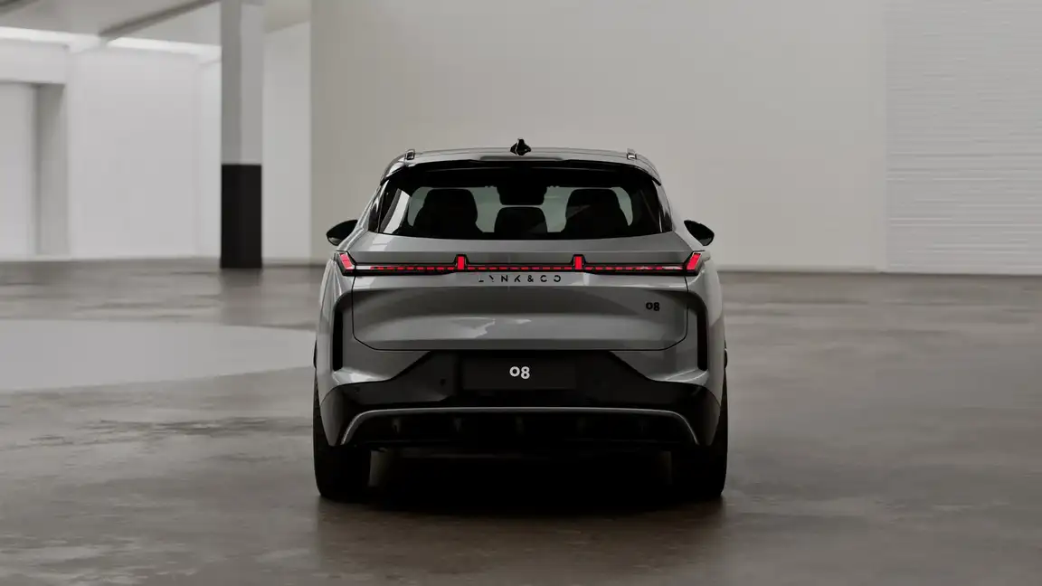 LYNK & CO 08