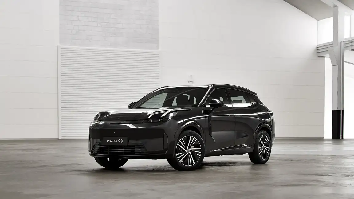 LYNK & CO 08
