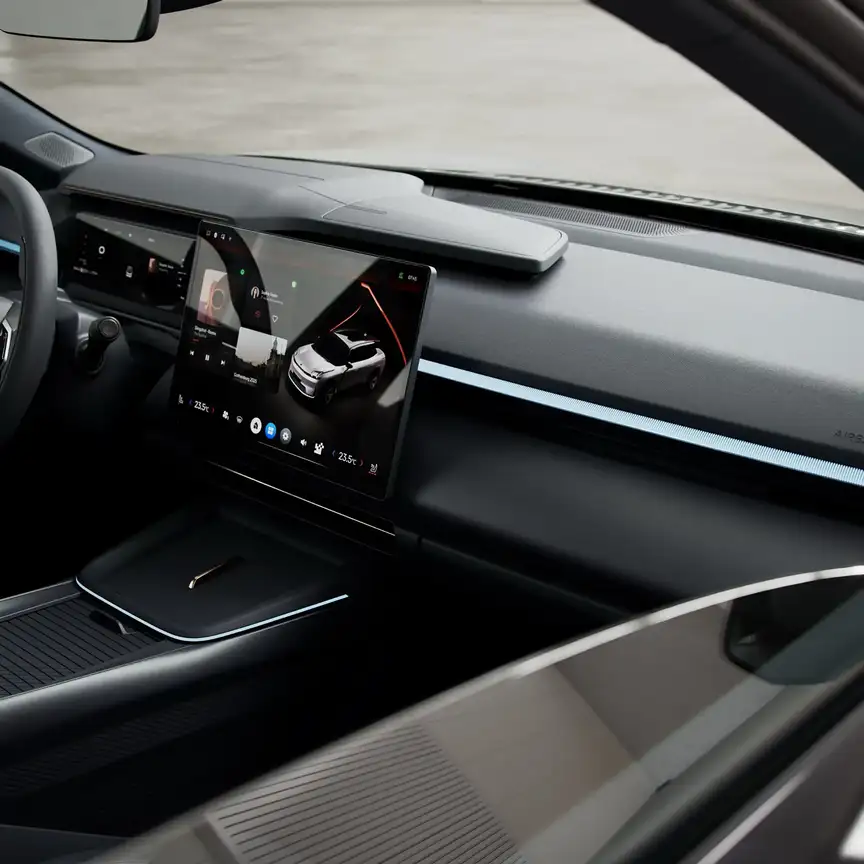 LYNK & CO 08