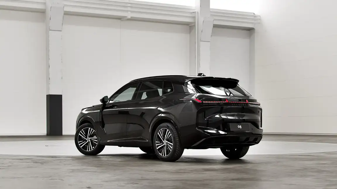 LYNK & CO 08