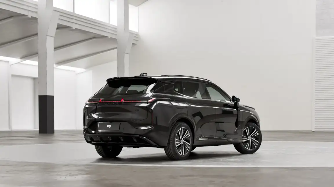 LYNK & CO 08